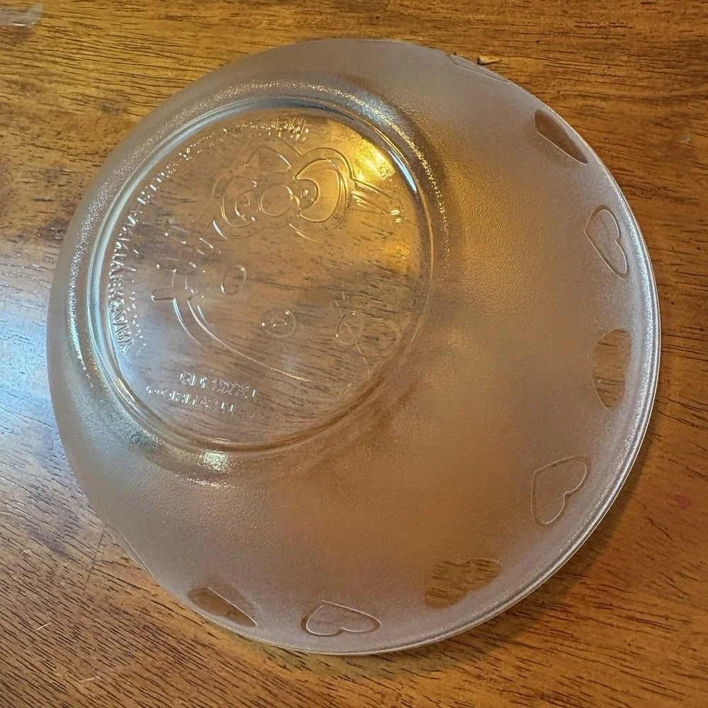 Hello Kitty‎ 40th Anniversary Frosted Glass Bowl With Heart Design RARE!